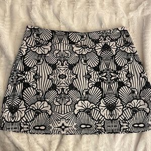 Tranquility Golf or Tennis Skort.  Black White Floral. Size M